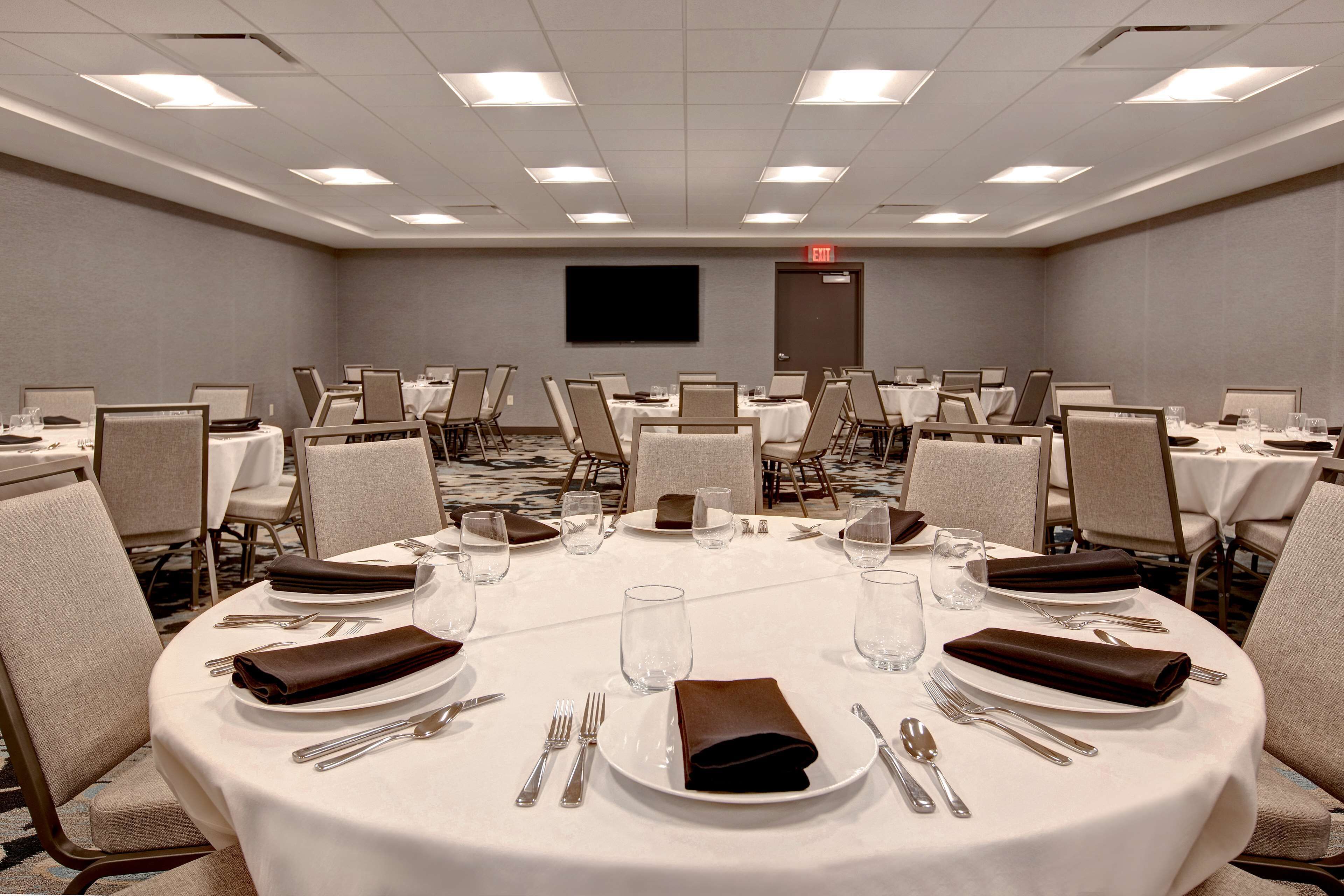 Foto - Embassy Suites by Hilton Rockford Riverfront