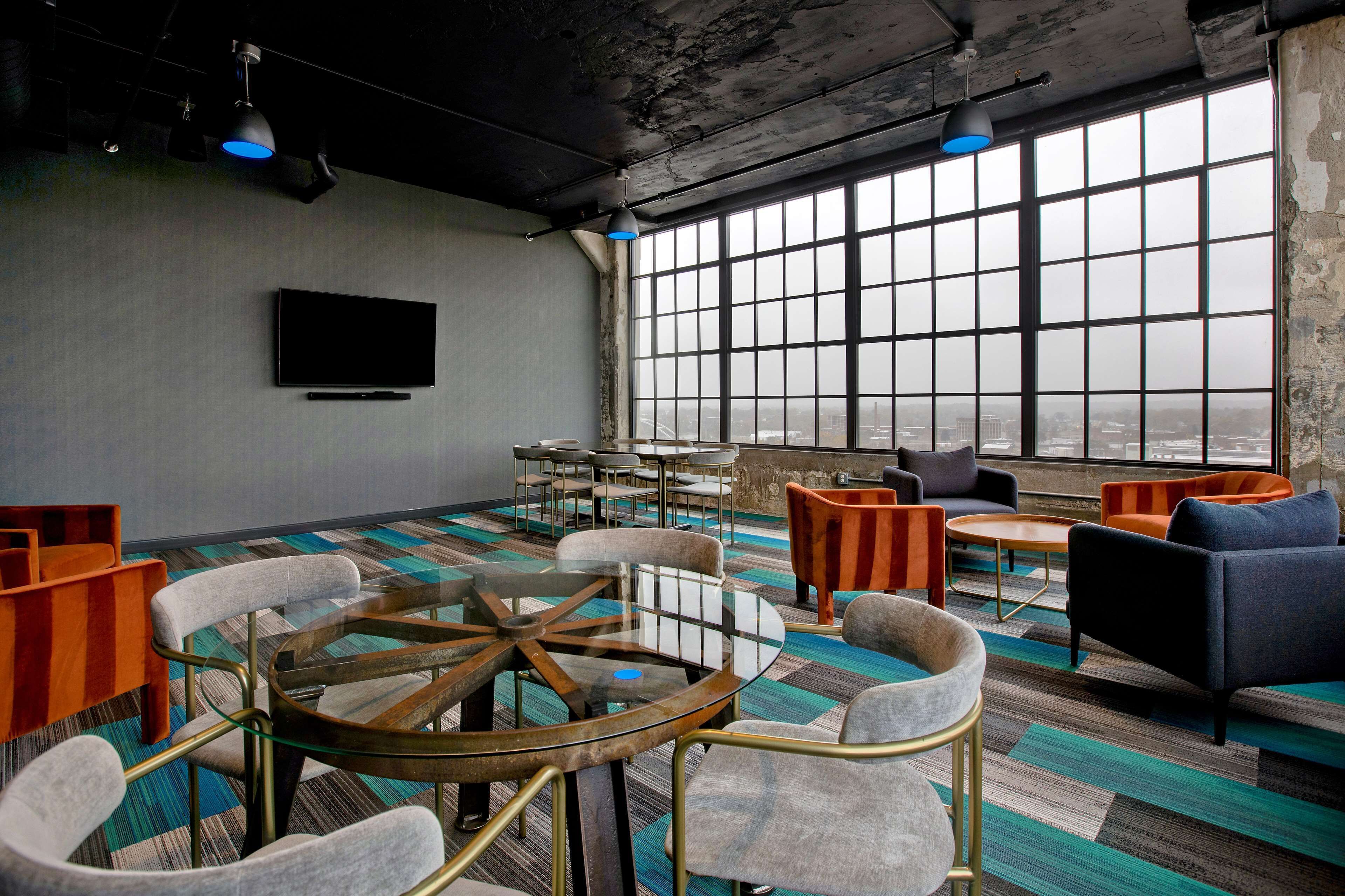 Foto - Embassy Suites By Hilton Rockford Riverfront