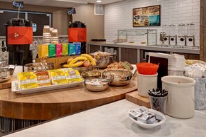 Desayuno bufé gratuito y diario