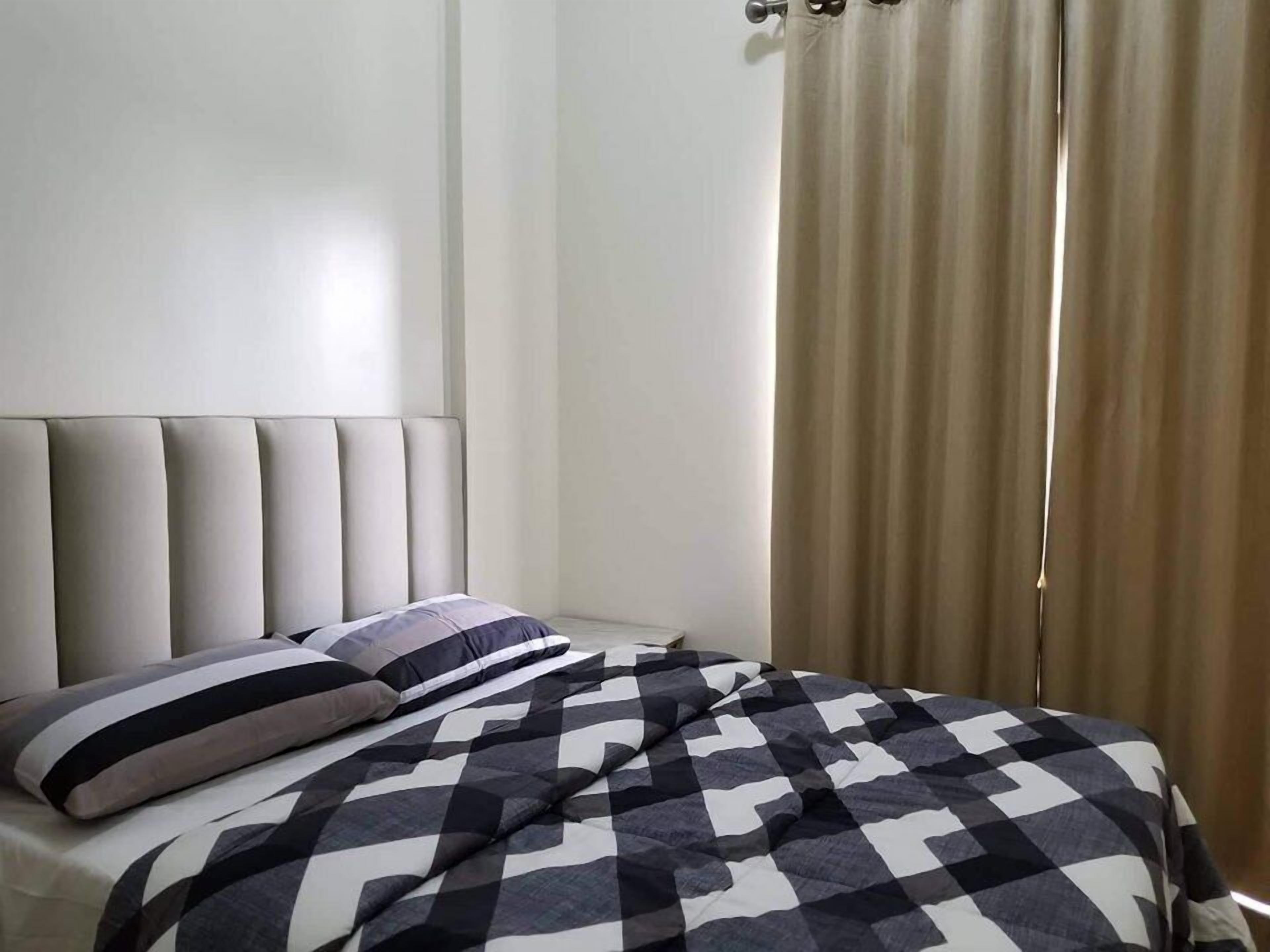 Condo (for 6 Pax) | 2 bedrooms, laptop workspace, rollaway beds, free WiFi
