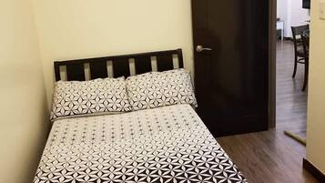 Kondominium (for 6 Pax) | 2 kamar tidur, ruang kerja ramah laptop, dan tempat tidur lipat/tambahan