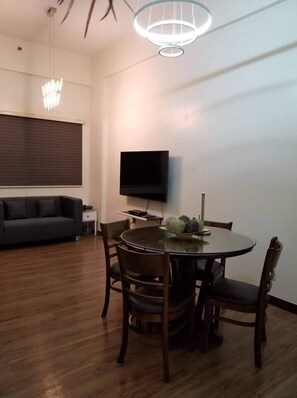 Condo (for 6 Pax) | In-room dining