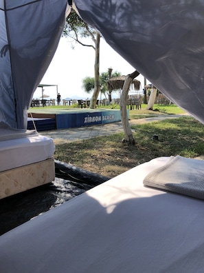 Standard Tree House | Bed sheets - Zirkon Beach Camping (Fethiye)
