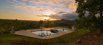 Brand New Condo moderne au 3ème étage - 1B / 1B, privé, résidence fermée avec vue