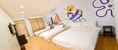 Family Room | Desk, bed sheets