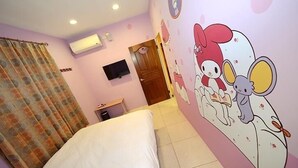 スタンダード ダブルルーム | デスク、ベッドシーツ