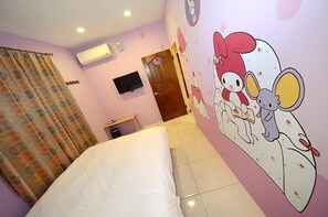 標準雙人房 | 書桌、床單