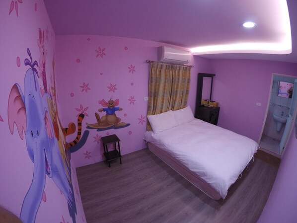 Desk, bed sheets