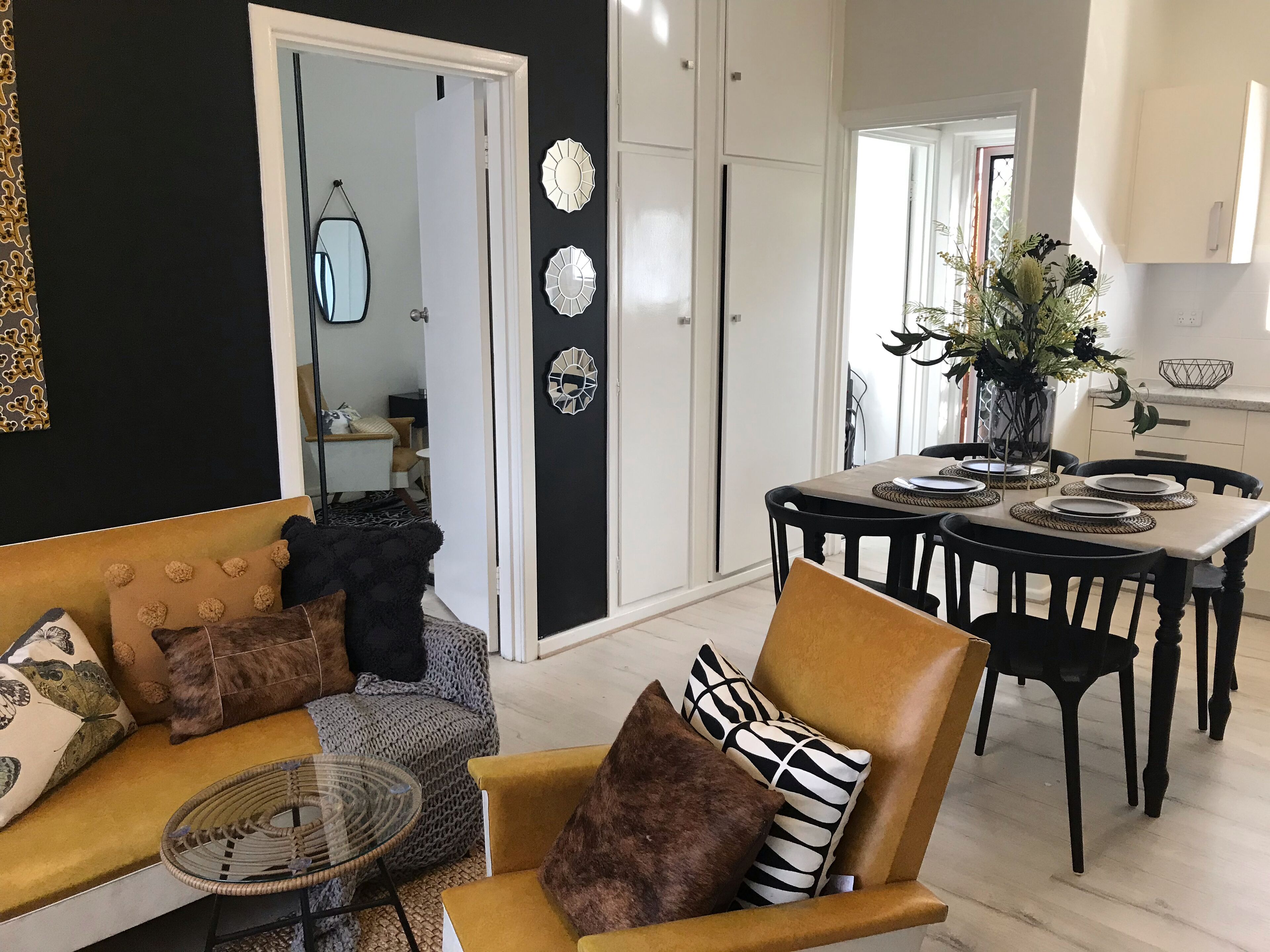 Ochre Boutique Apartment- 1 bedroom apartment a short walk to tram stop 1  — image 7