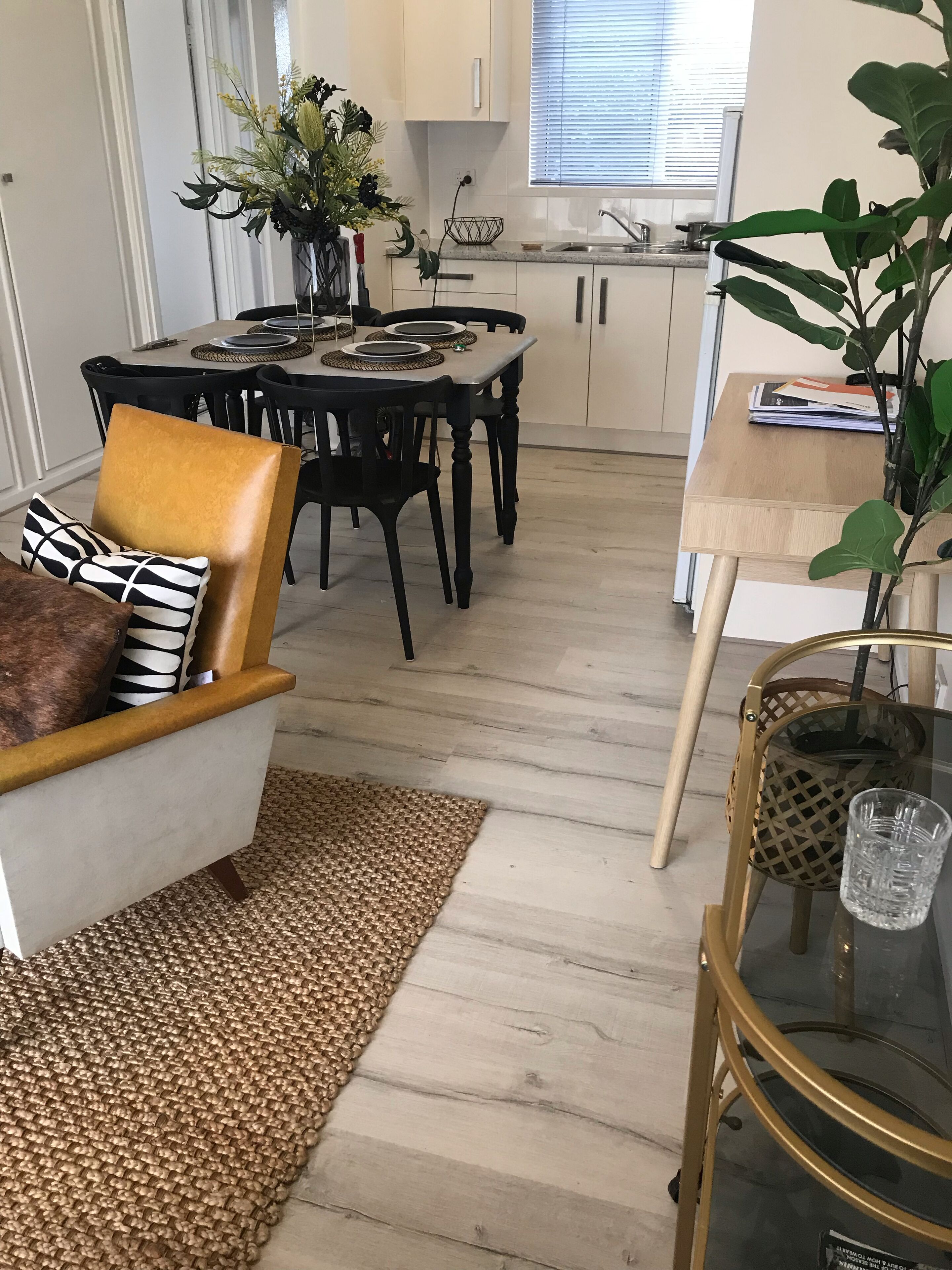 Ochre Boutique Apartment- 1 bedroom apartment a short walk to tram stop 1  — image 3