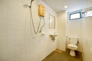 Bathroom - Sweet Pound Hotel (Pattaya)