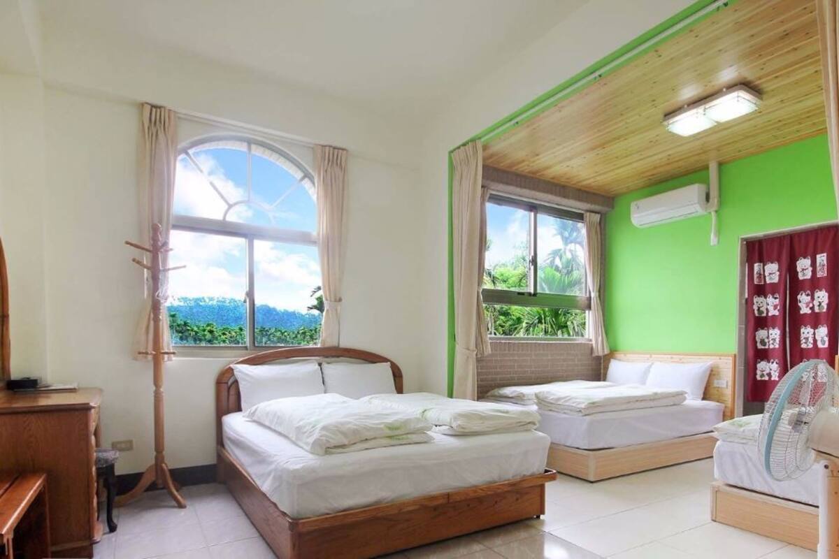 Desk, blackout curtains, free WiFi, bed sheets