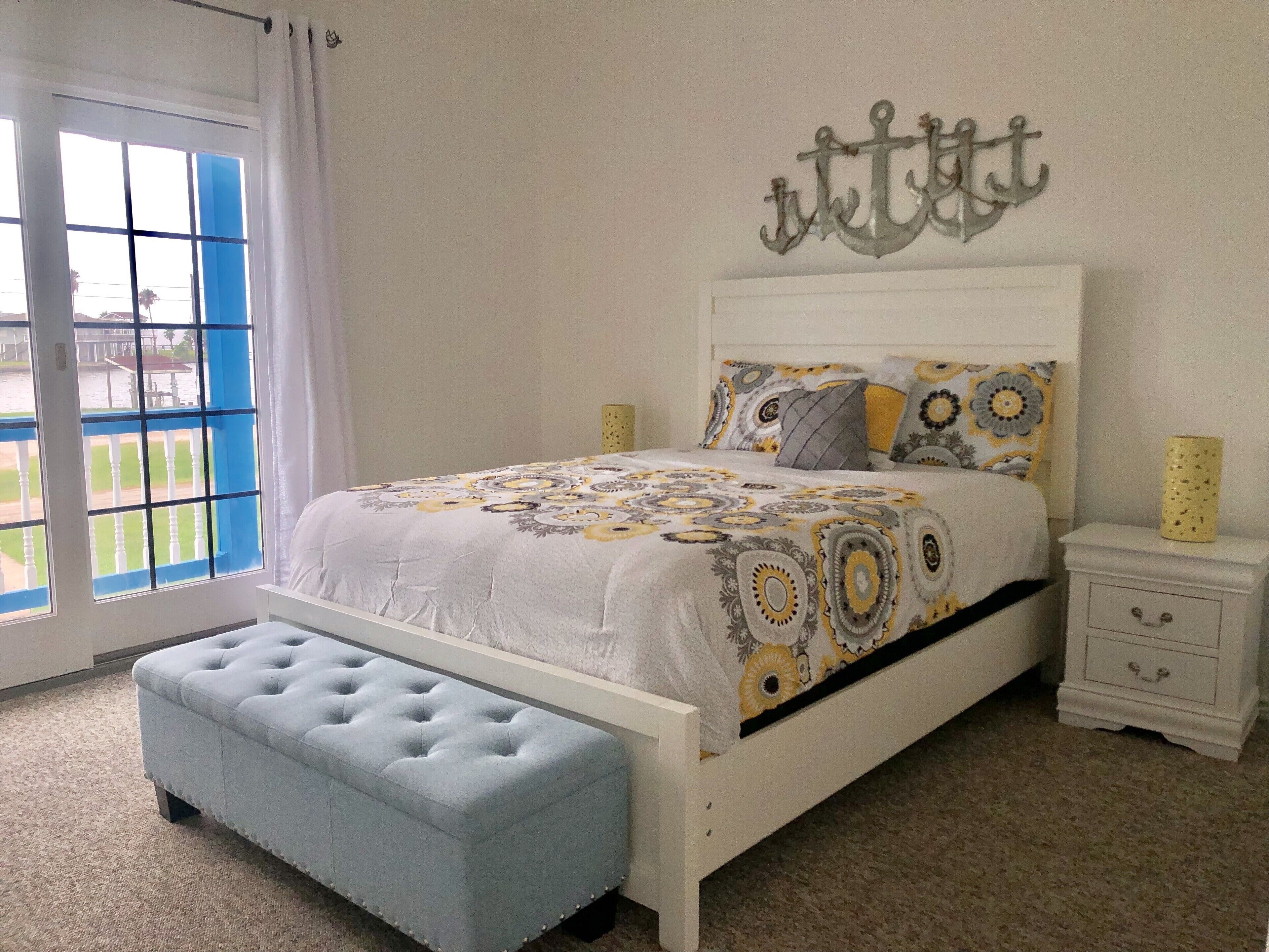 Second bedroom with Queen bed