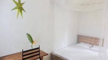 Free WiFi, bed sheets