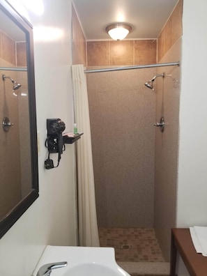 Shower, free toiletries, towels