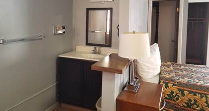 Economy Inn