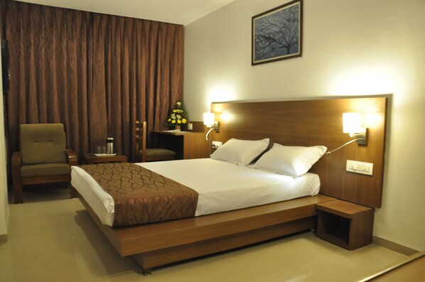 Standard Double Room | Desk, rollaway beds, free WiFi - Hotel Kalyan (Vadodara)