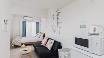 Apartment, 1 Bedroom (No.1) | 1 bedroom, desk, blackout drapes, free WiFi