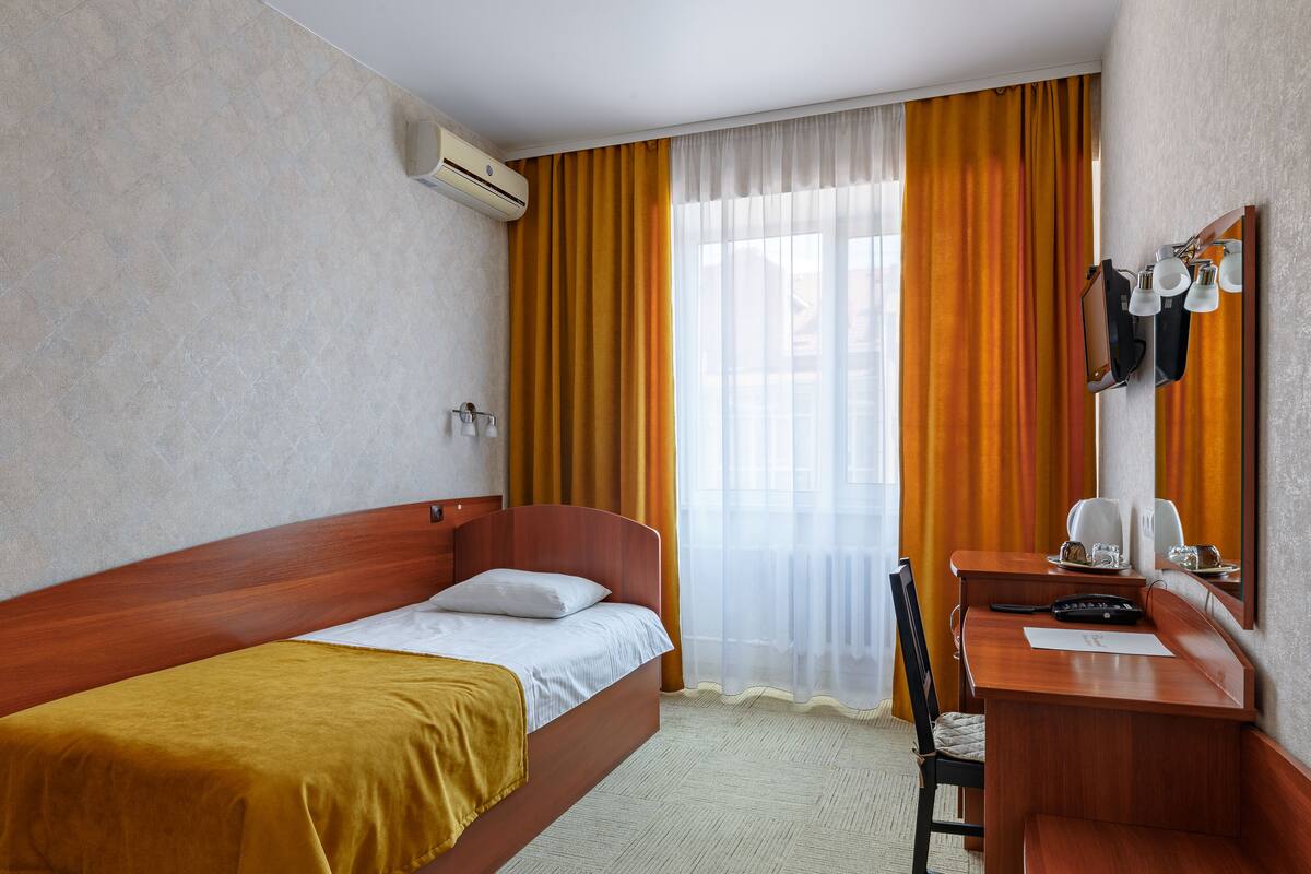 Standard Single Room | In-room safe, desk, laptop workspace, free WiFi