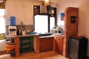 Silu Apartment | Private kitchen | Fridge, dishwasher, coffee/tea maker, electric kettle - Mulmi House (Lalitpur)