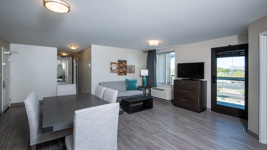 Staybridge Suites Scottsdale - Talking Stick by IHG