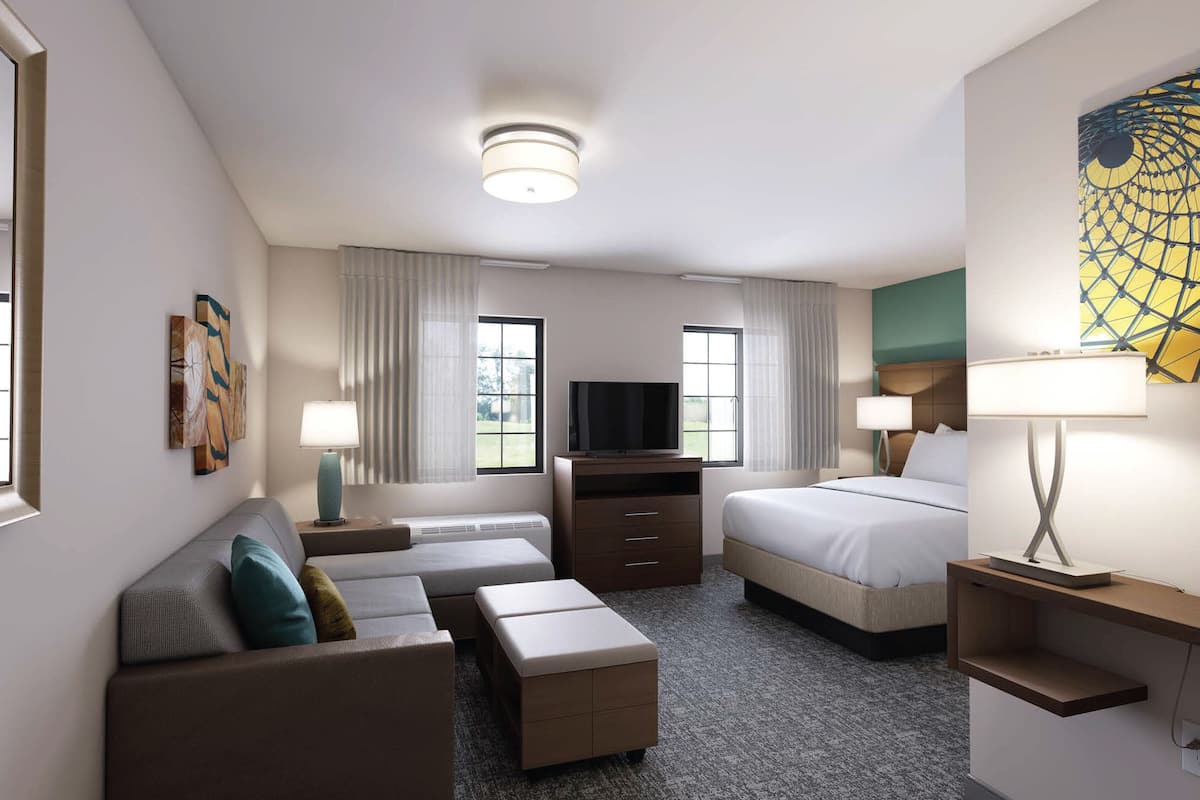 1 bedroom, premium bedding, desk, laptop workspace