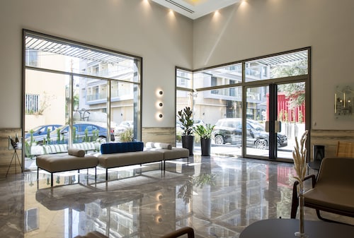 ZUR Studios & Suites