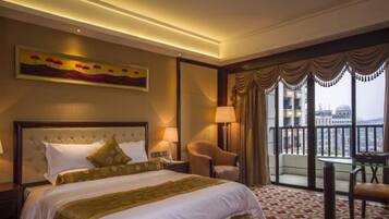 Deluxe Double Room | 1 bedroom, in-room safe, desk, blackout curtains