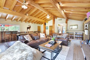 Téléviseur connecté, foyer, sélection de films