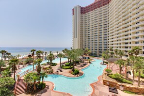 Piscine intérieure, piscine extérieure