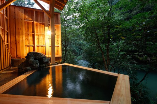 Yamanaka Spa Hanatsubaki