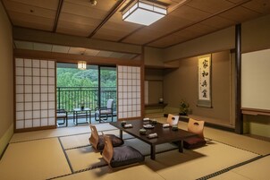 传统客房, 无烟房 (Japanese Style) | 高档床上用品、羽绒被、客房内保险箱、特色装修