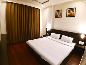In-room safe, desk, soundproofing, cots/infant beds