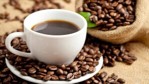 يتم تقديم الإفطار والغداء والعشاء 