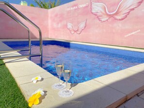 Outdoor pool, open 9:00 AM to 9:00 PM, pool loungers - Grandioso Okinawa Pool Villa Onna 4 (Onna)