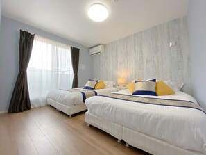 Espace de travail pour ordinateur portable, Wi-Fi gratuit, draps fournis