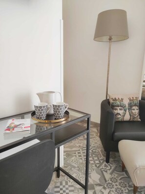 Deluxe Double Room | Individually furnished, desk, laptop workspace, free WiFi - B&B Casa Carola (Catania)