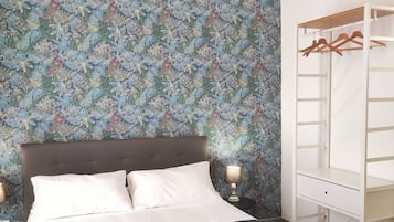 Chambre Double Design, 1 grand lit, vue ville | Ameublement personnalisé, bureau
