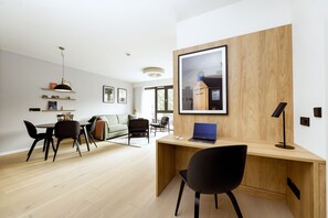 Executive Apartment, 1 Bedroom | Living area