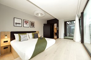 Premium bedding, in-room safe, individually decorated - Wilde Aparthotels, Berlin, Checkpoint Charlie (Berlin)