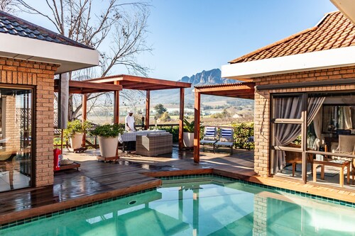 Wellington Country House