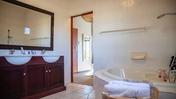 Luxury-Suite | Hochwertige Bettwaren, Select-Comfort-Betten, Zimmersafe