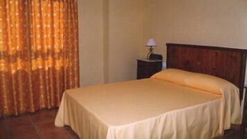 Basic Double or Twin Room | Iron/ironing board, free WiFi, bed sheets