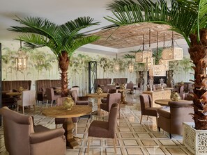 4 restaurants servant le déjeuner