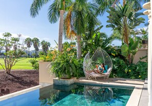 Villa Deluxe, 1 chambre (Grand Pool Villa) | Literie de qualité supérieure, couette en duvet d'oie, minibar