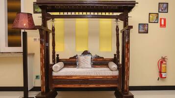 3 bedrooms, bed sheets