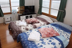 2 室のベッドルーム、アイロン / アイロン台、旅行用ベビーベッド、WiFi (無料)