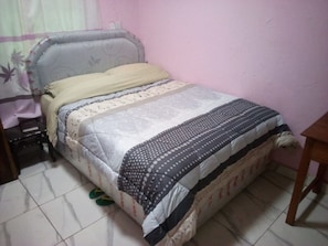 Habitación individual | Wifi gratis y ropa de cama
