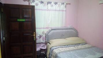 Single Room | Free WiFi, bed sheets
