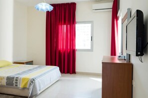 2 bedrooms, WiFi, bed sheets - Ruwi apartment - great location (Muscat)